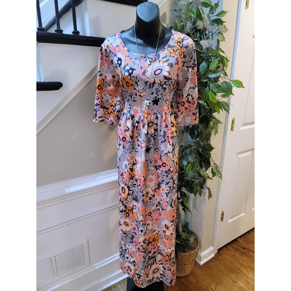 JustFashionNow Maxi Dress Women's Multicolored Short Sleeves Crew Neck Large